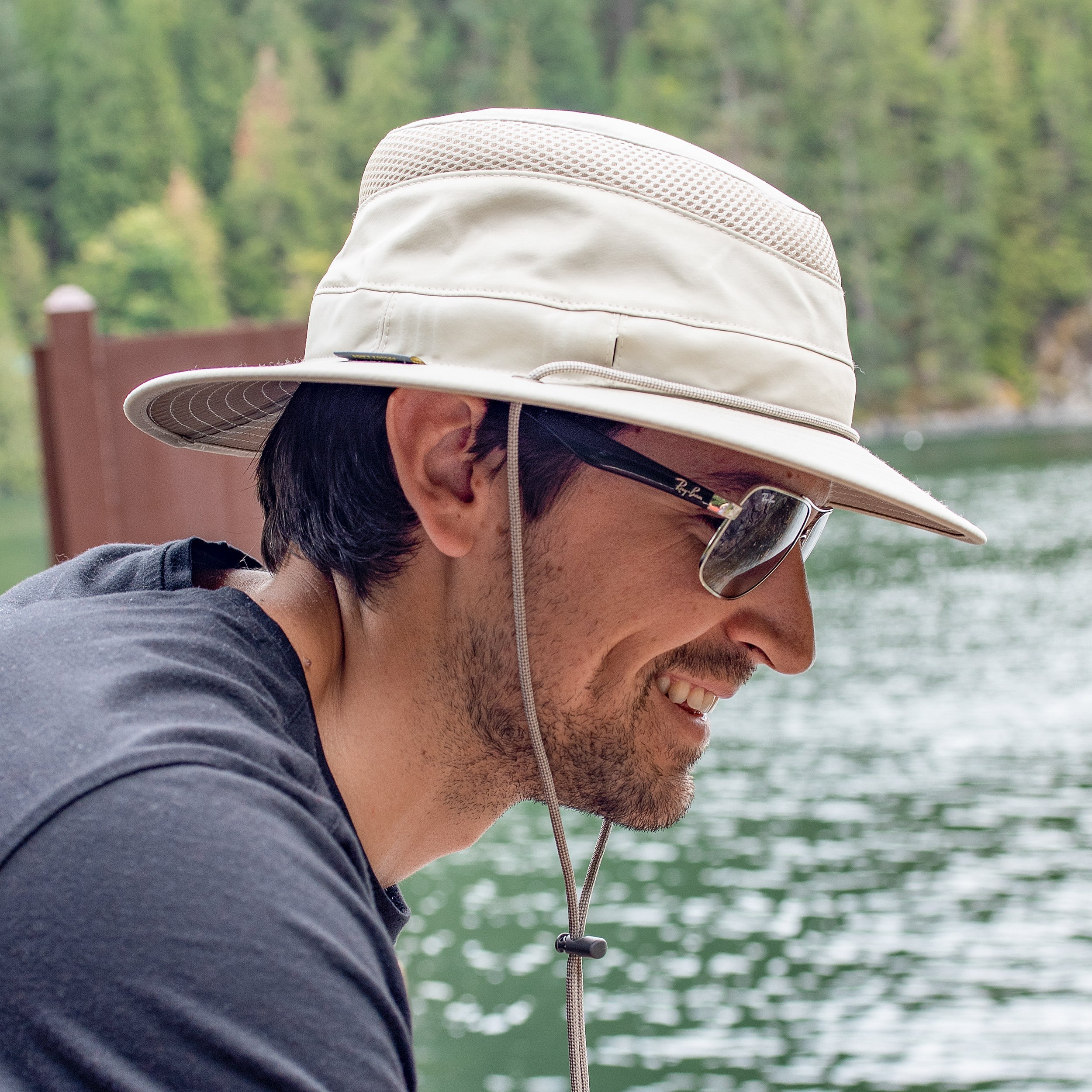 Charter Escape Hat S2